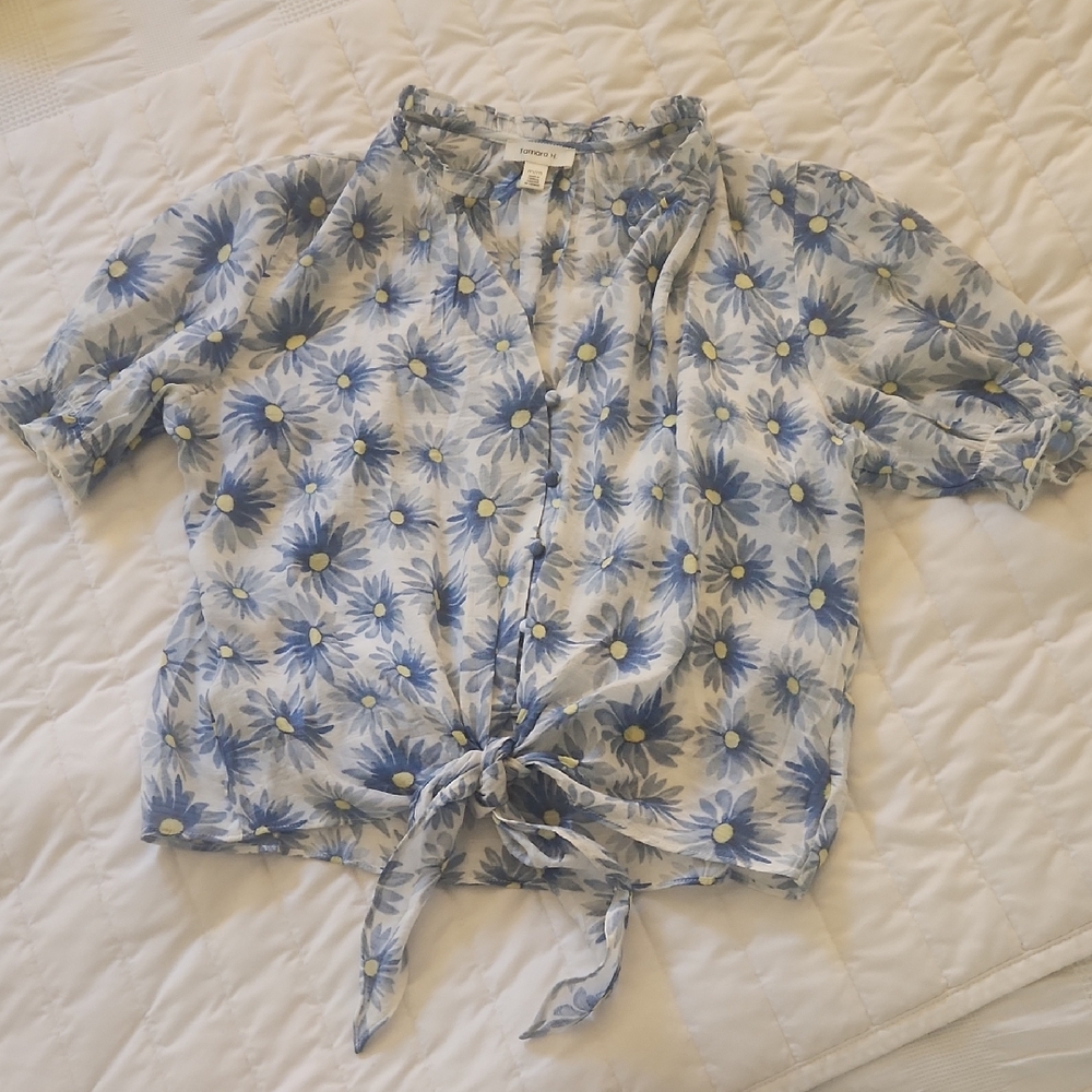 Chic Floral Tie-Front Blouse - Blue and White